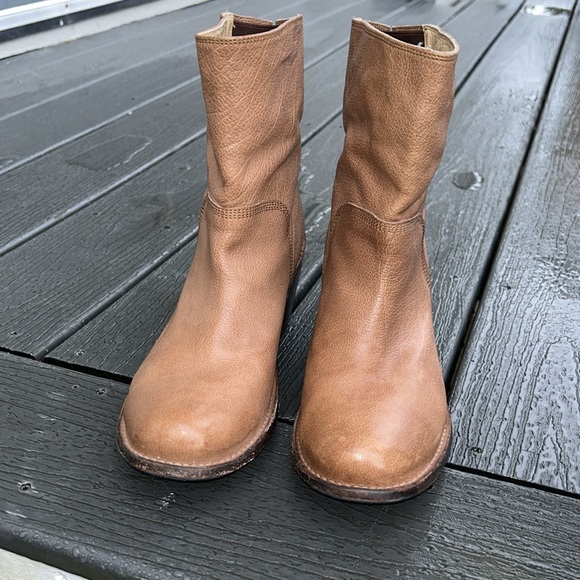 FRYE Carmen Back Lace Short Ankle boot size 10 B Sold Out - Picture 4 of 11